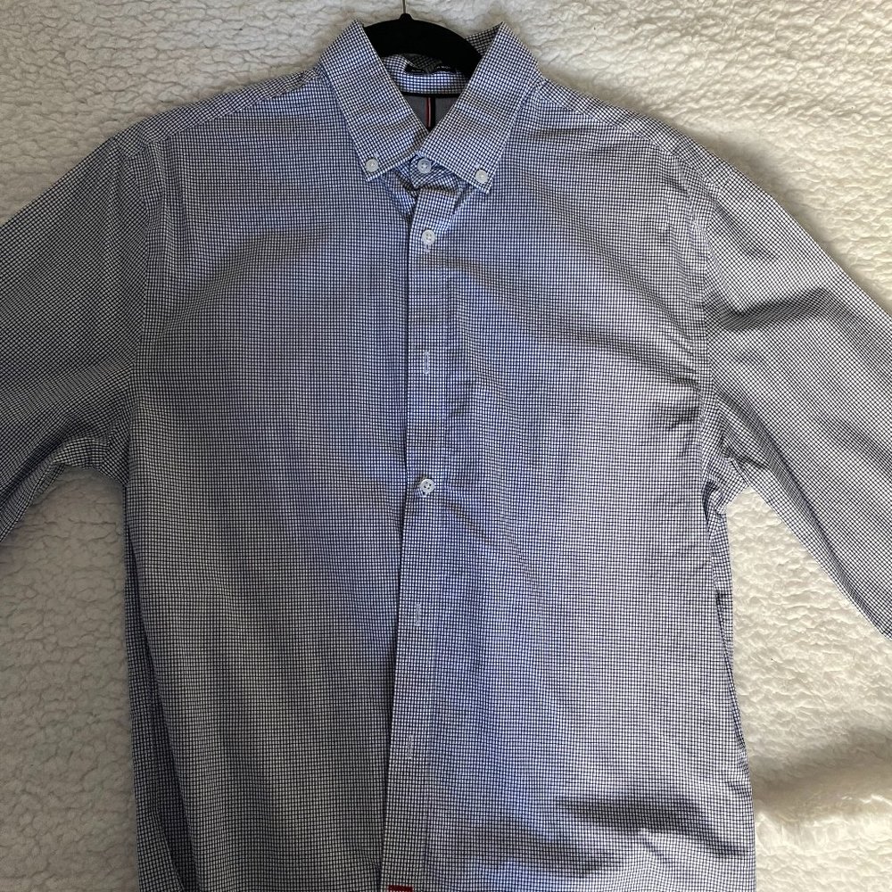Tommy Hilfiger Mens Button Down Dress Shirt (Medium, Slim Fit)